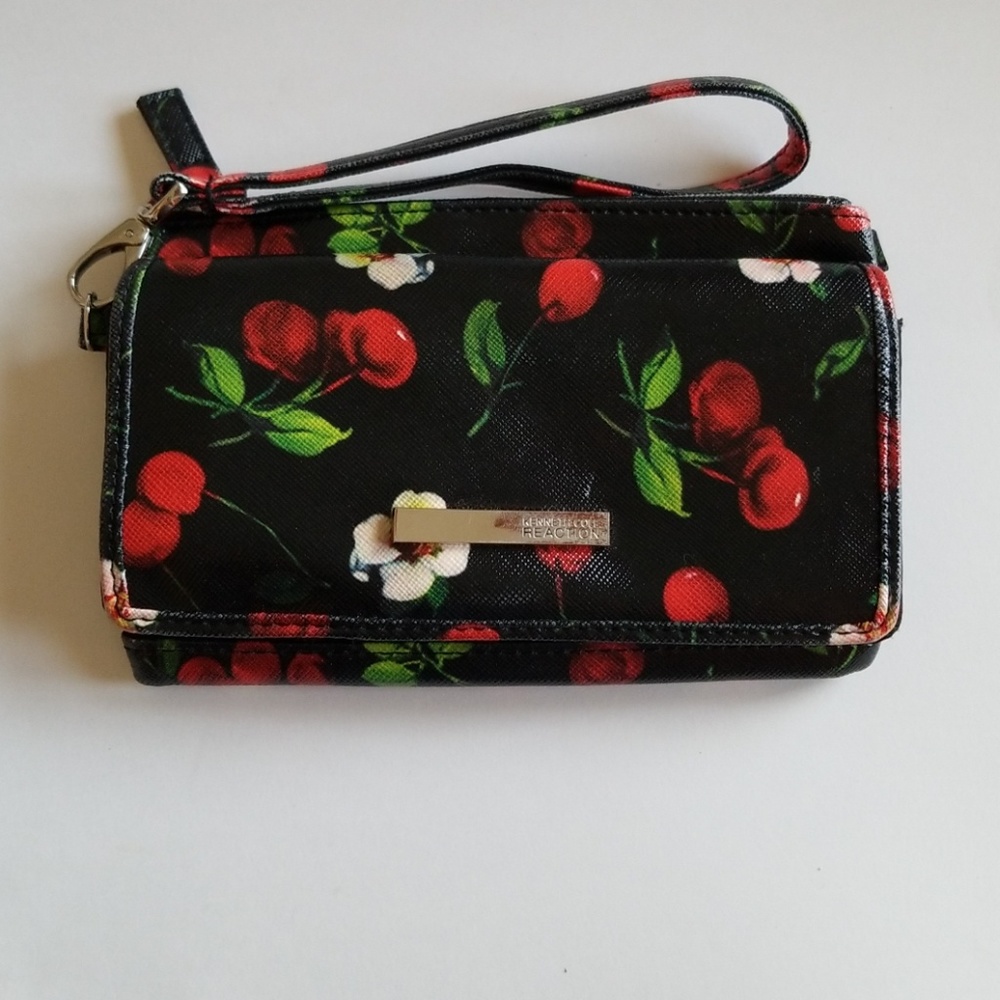 Kenneth Cole wristlet